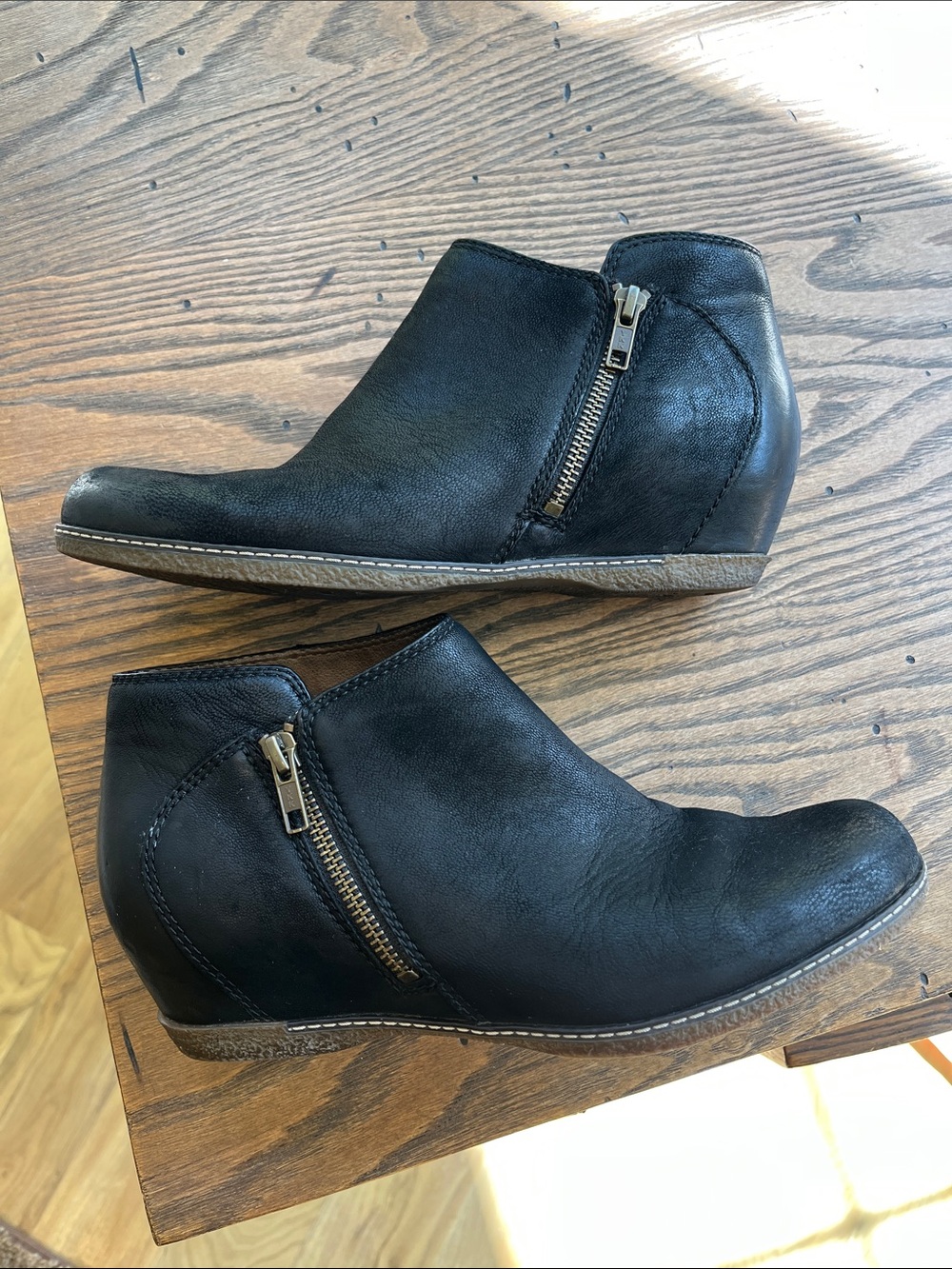 Dansko Leyla Black Leather Ankle Booties with Side Zip 8.5-9